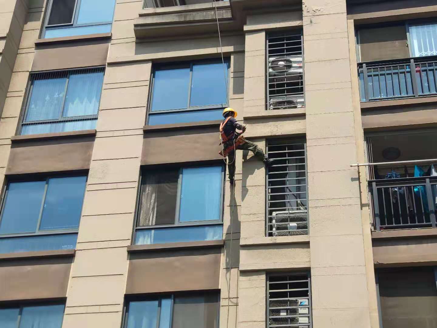 建筑節(jié)能工程外墻外保溫現(xiàn)場(chǎng)檢測(cè)抽樣方法、數(shù)量及判定標(biāo)準(zhǔn)