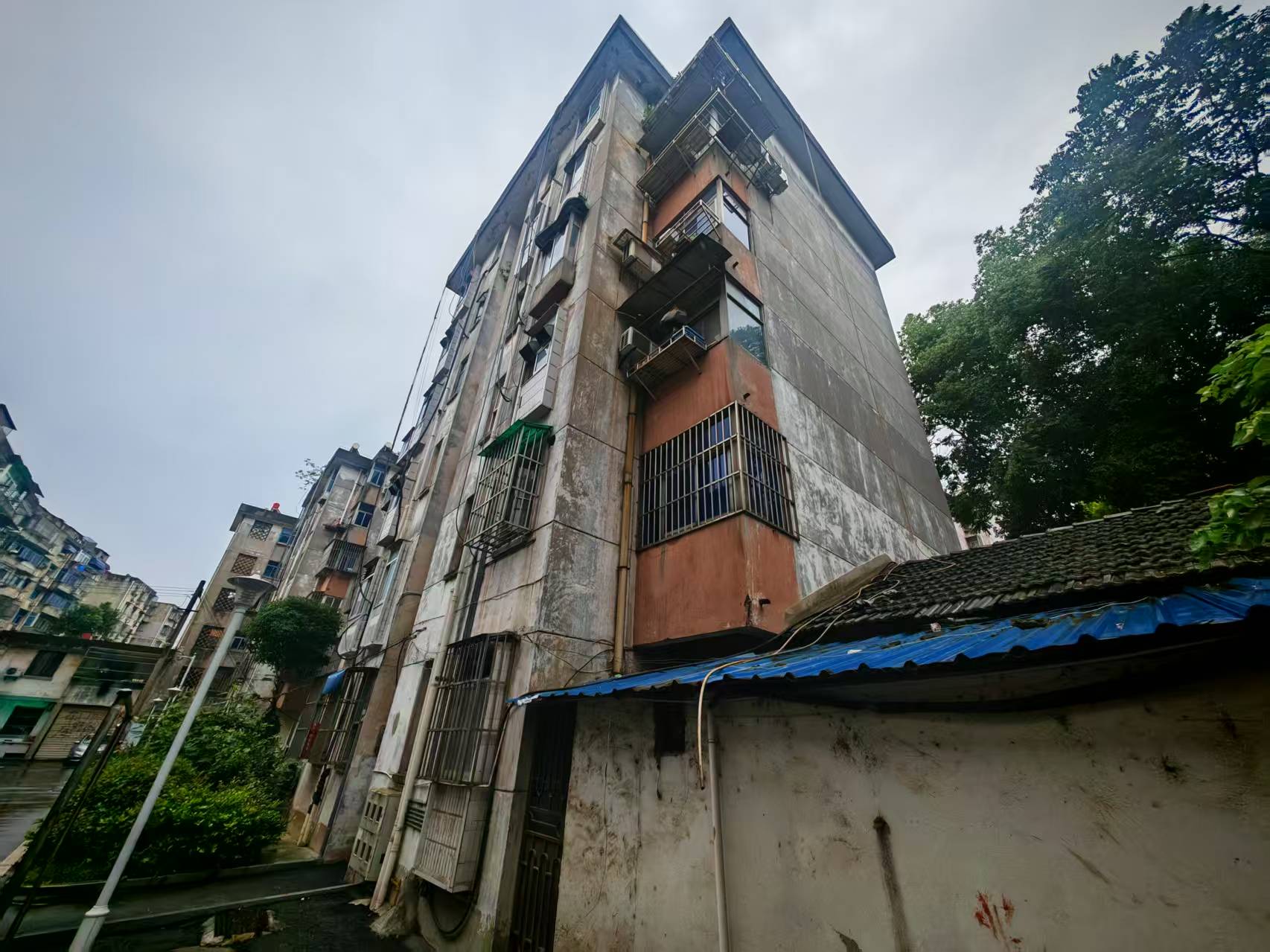 無人機(jī)搭載熱成像儀：紅外熱像檢測外墻空鼓