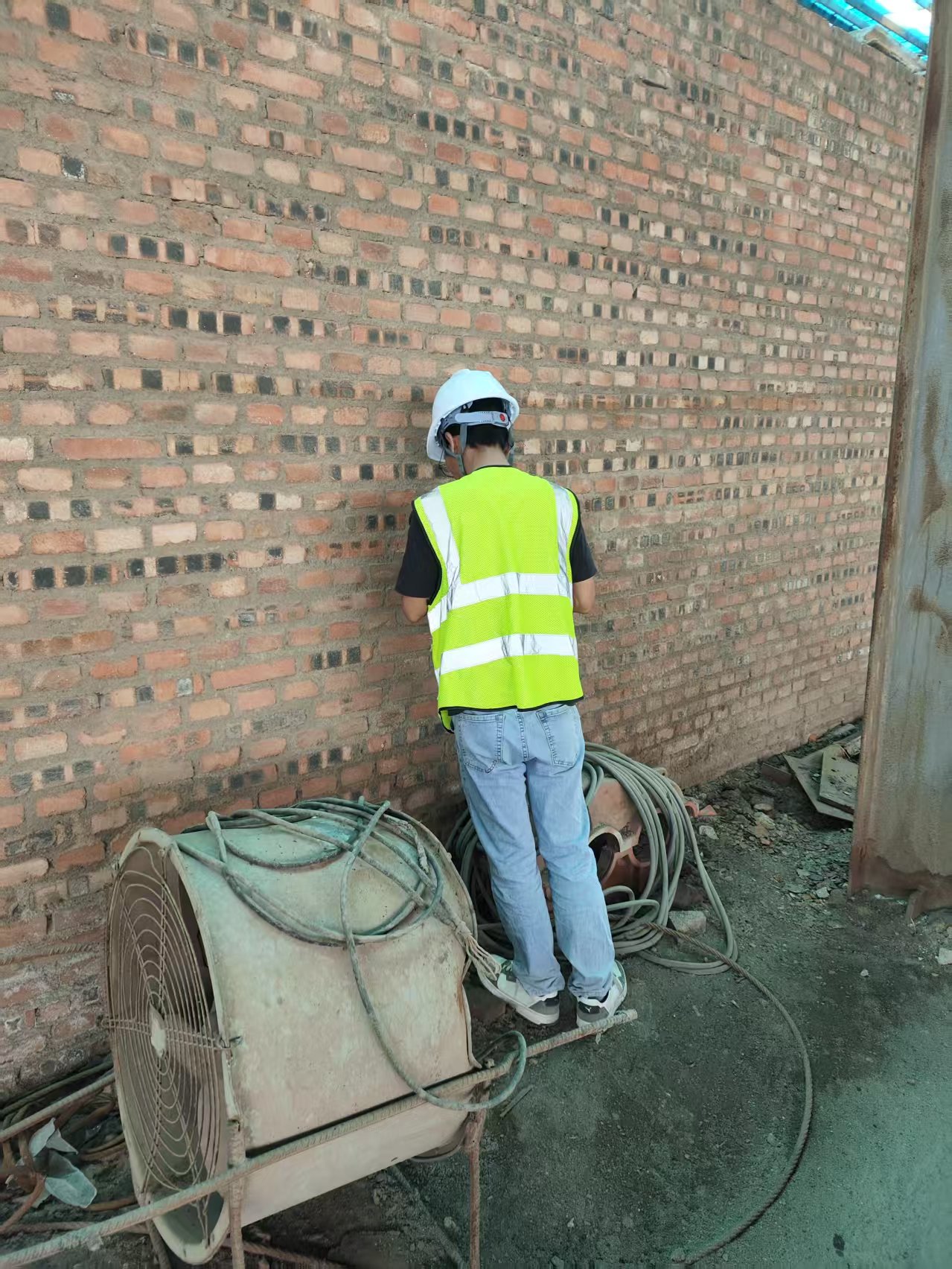 按下‘暫停鍵’的老樓：銅陵市某院病房樓停用待檢，全面沖刺鑒定