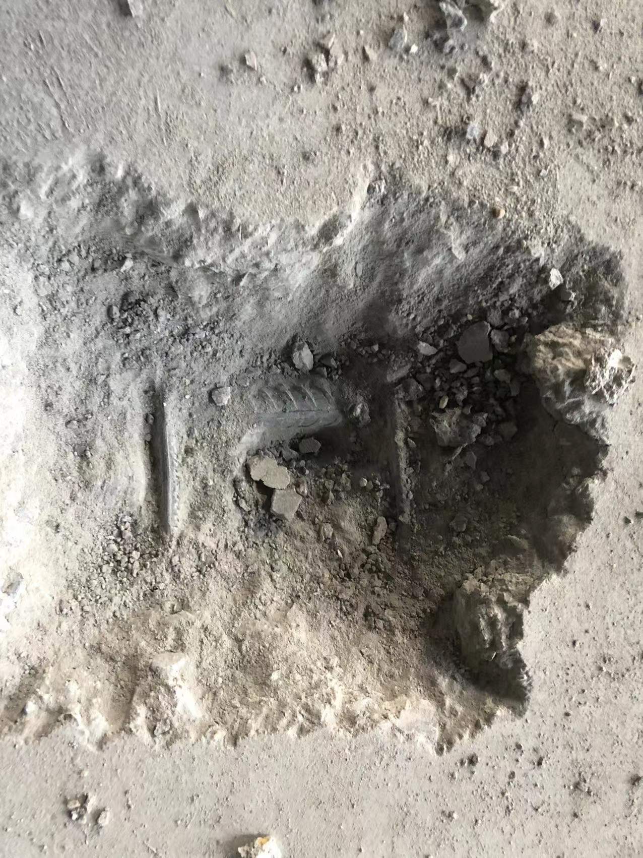 江蘇省蘇州市吳江區(qū)東太湖大道青商大廈二樓樓板承載力檢測 (3)