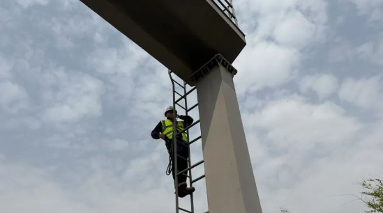 鋼結(jié)構(gòu)